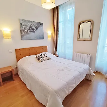 Διαμέρισμα L'eterlou, T3, Centre Luchon, Wifi, Casier A Skis, Ascenseur, 6 Personnes