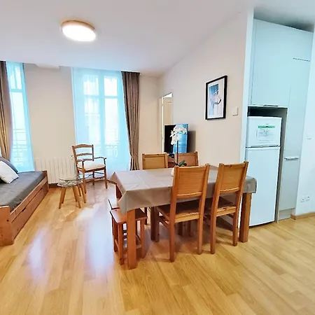 L'eterlou, T3, Centre Luchon, Wifi, Casier A Skis, Ascenseur, 6 Personnes *